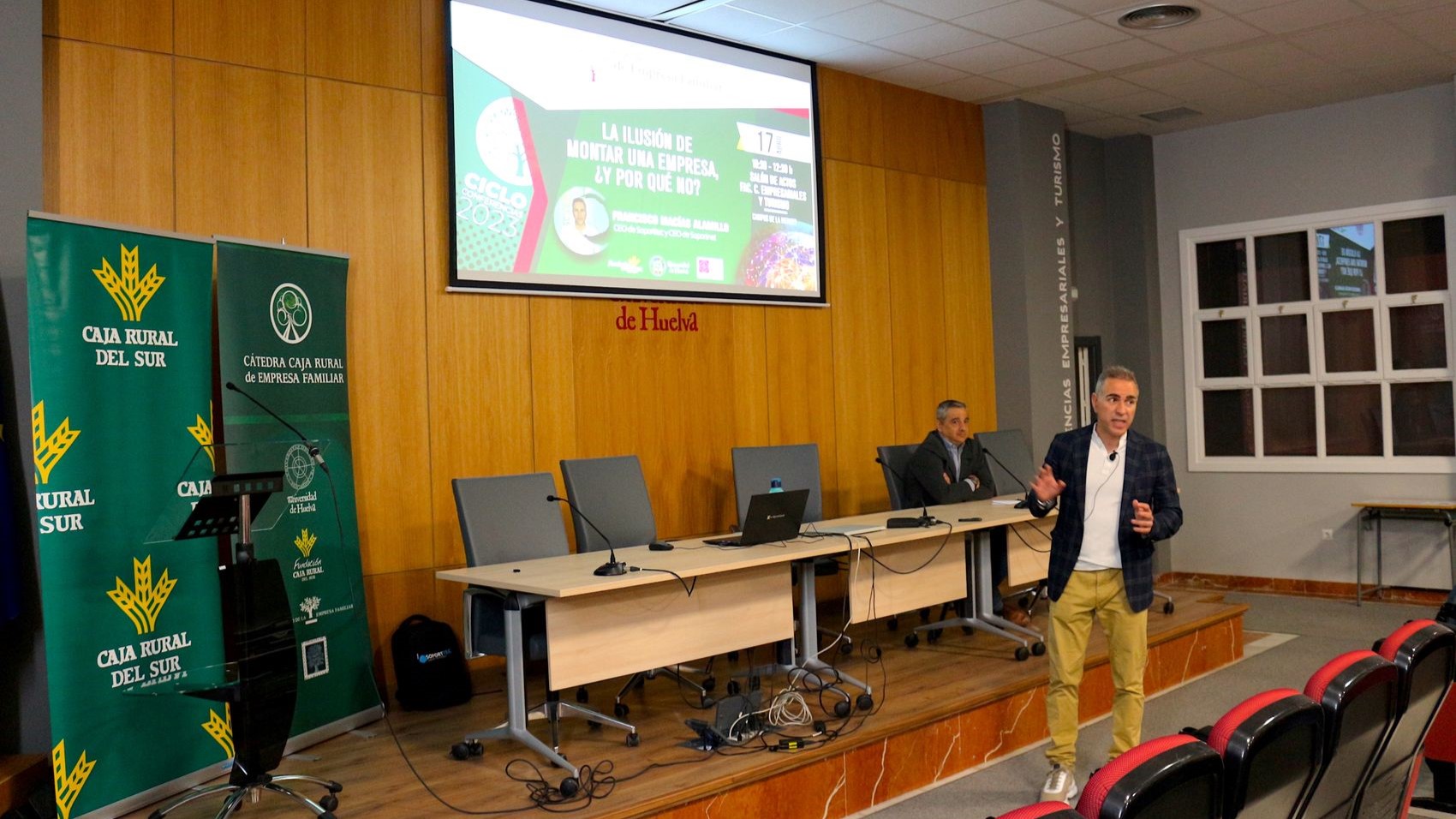 Conferencia Montar una Empresa - Francisco Macías Alamillo